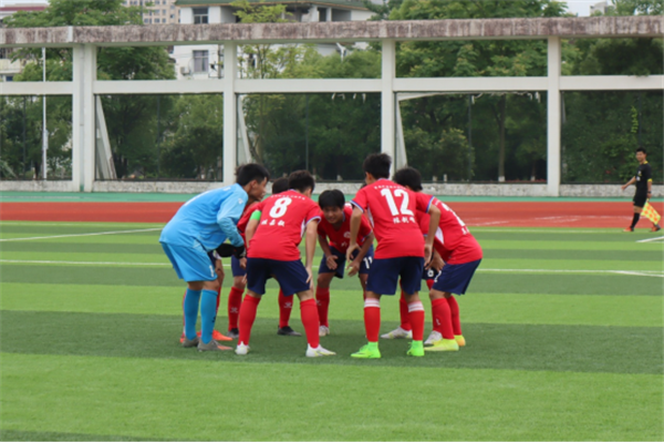 喜報(bào)！吉安外國語實(shí)驗(yàn)學(xué)校足球隊(duì)獲2021年吉安市第六屆中小學(xué)校園足球賽亞軍！(5月15日)275.png