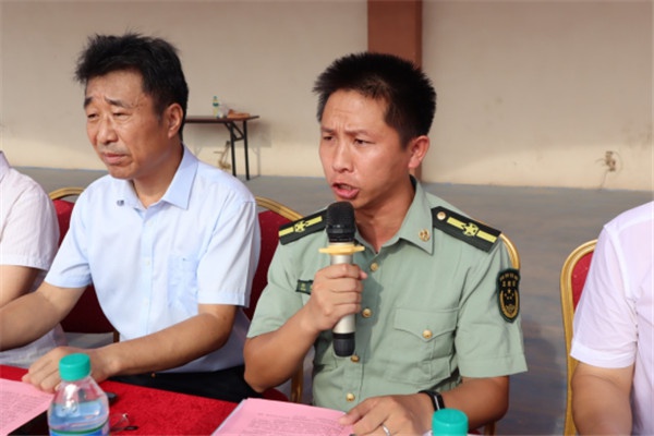 吹響軍訓(xùn)集結(jié)號！吉安外國語實驗學(xué)校2021級新生軍訓(xùn)開營儀式舉行382.jpg